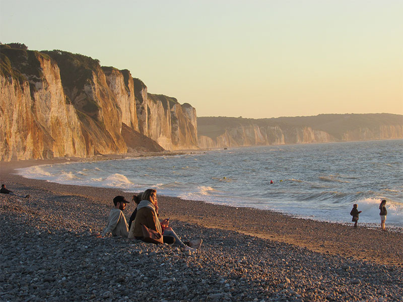 Coucher de soleil sur la plage de Dieppe, Normandie