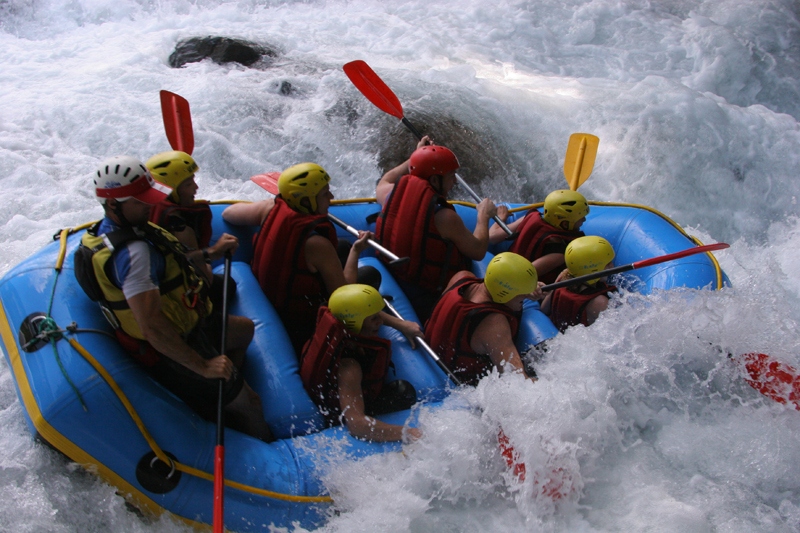 Rafting en eaux vives dans les Alpes françaises