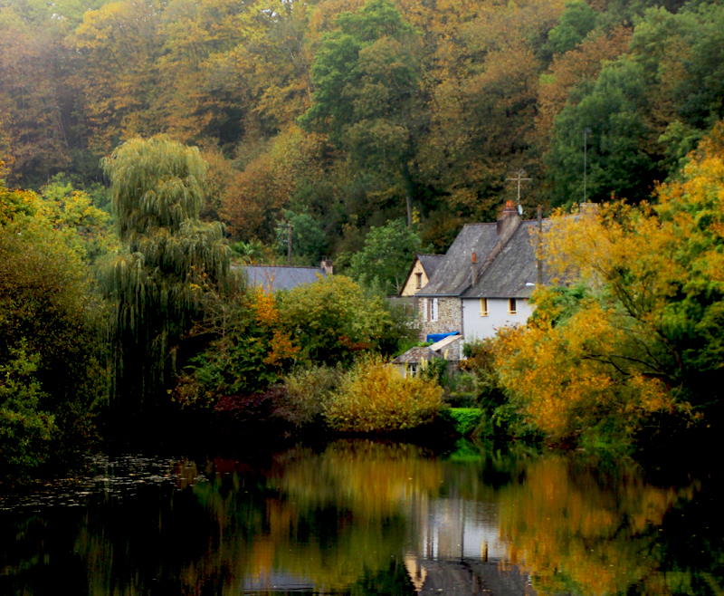 Bobbing along on the river at Laval, Mayenne in autumn - glorious colours and wonderfully tranquil