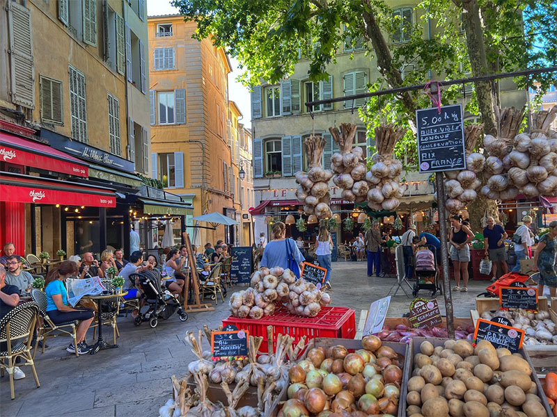 Marché de la place Richelme à Aix-en-Provence