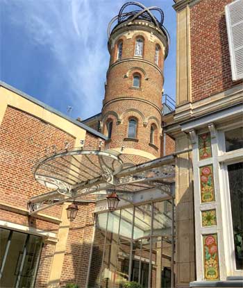 Haute tour de la maison de Jules Verne à Amiens