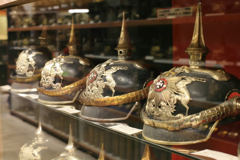 Collection de casques militaires allemands au Fort de la Pompelle Reims
