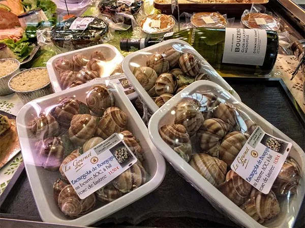 Escargots au marché de Dijon escargots de Bourgogne au marché de Dijon