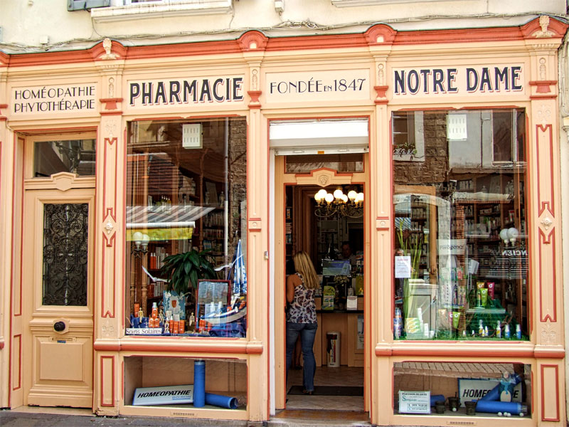 Jolie chimiste à Boulogne-sur-Mer, dans le nord de la France, datée de 1847