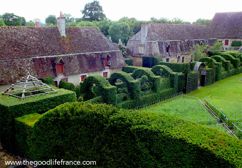 vue sur le prieuré d'orsan