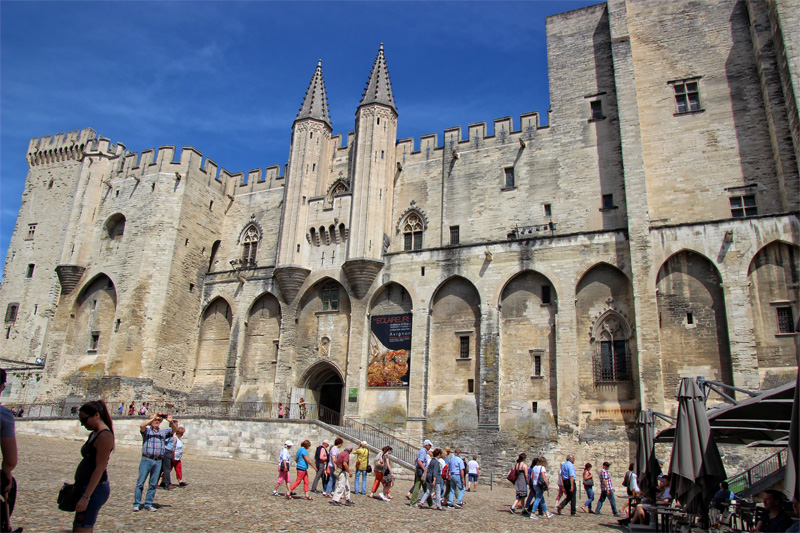 Palais des Papes, Avignon Façade à tourelles et à clochetons du Palais des Papes, un bâtiment monumental à Avignon, en Provence
