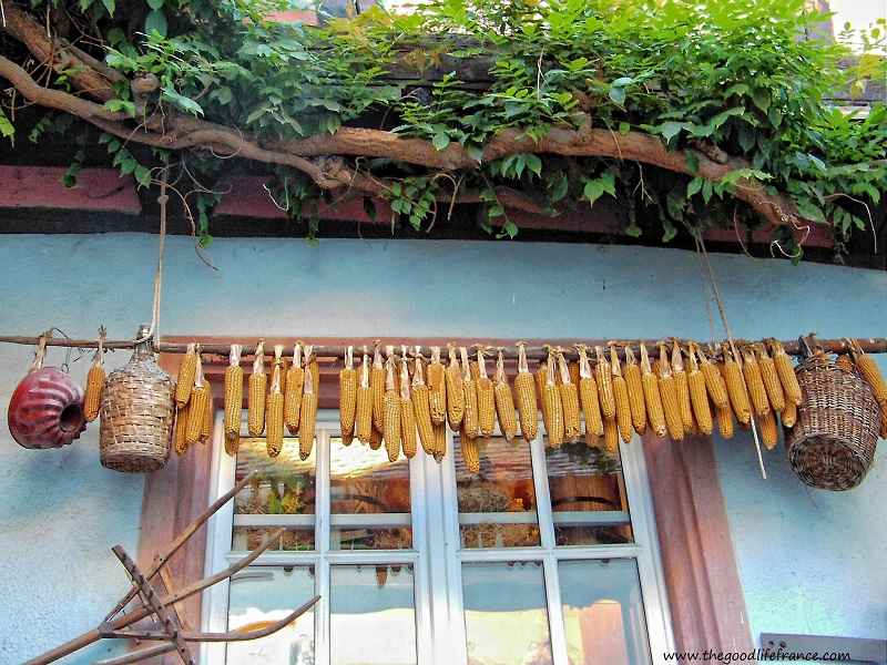 Fenêtre décorée à Riquewihr fenêtre riquewihr