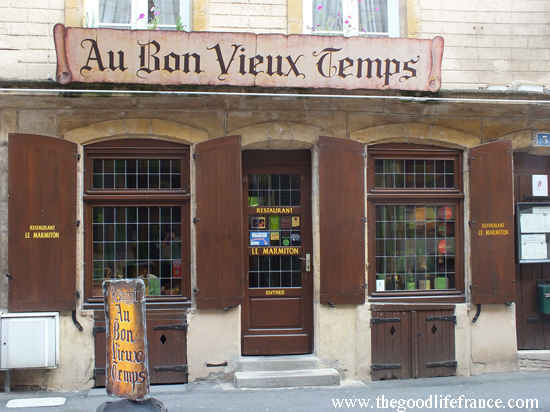 Restaurant dans la ville de Sedan berline france