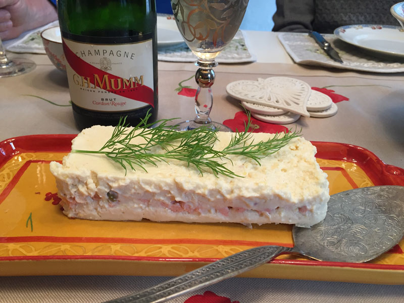 Terrine maison accompagnée d'une bouteille de Champagne Mumm