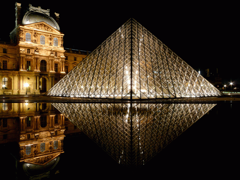 The Louvre at night photo: Yann Caradec