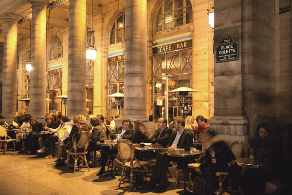 Nuit Blanche party night enjoying the ambiance at Le Nemous brasserie