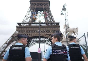 Jeux d&rsquo;été : fièvre olympique et inquiétudes tamisées : Paris avant le départ