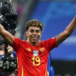 Le super talent espagnol : Rapport : le PSG refuse une offre record pour l'adolescent Yamal