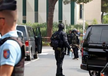 France : Soupçons de terrorisme après une explosion devant une synagogue dans le sud de la France