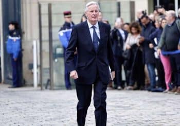 Crise politique en France : des défis attendent le nouveau gouvernement à Paris