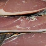 Protection des monuments : le jambon dans une cathédrale française devient une affaire d’État