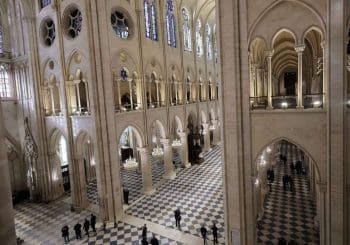 Avant la réouverture : Macron visite le chantier – premiers aperçus de Notre-Dame