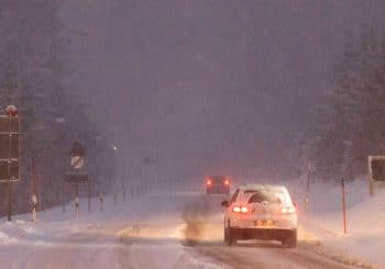 Début de l’hiver : de fortes chutes de neige ralentissent la circulation dans le sud