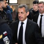 Affaire de corruption : l'ex-président Sarkozy doit purger sa peine avec un bracelet à la cheville