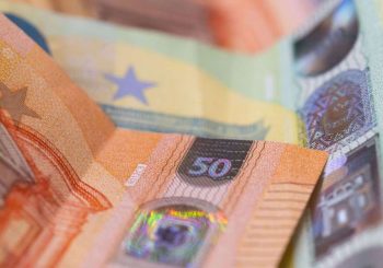 Après la chute du gouvernement : l&rsquo;agence Moody&rsquo;s abaisse la note de la France