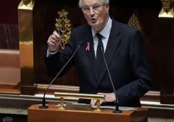 Le gouvernement menace de tomber : le Premier ministre français impose le budget social au Parlement