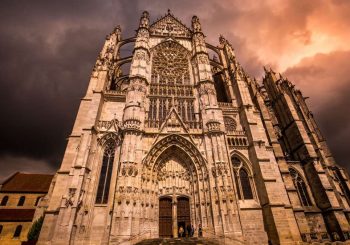 Tour à Babel du Moyen Âge