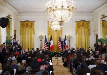 Emplacement en un coup d&rsquo;œil: Trump et Macron: pause incendie de l&rsquo;Ukraine possible en quelques semaines