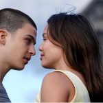 Nouveau dans le cinéma: "BeatHing Hearts": un film d'amour comme un hook de menton