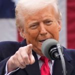 "Free Marine Le Pen!": Trump appelle le jugement contre la censure politique du Pen