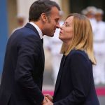 Diplomatie: signe d'approche: Meloni reçoit Macron à Rome