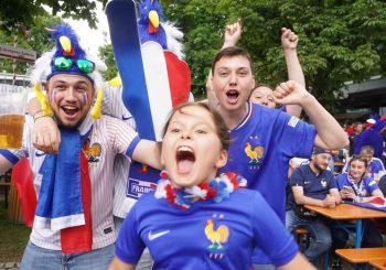 Ligue des nations à Stuttgart: Français célèbrez une fête de football paisible