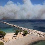 Brigade des pompiers en grande utilisation à l'échelle: Énormes nuages ​​de fumée: le feu à Marseille effraye les résidents