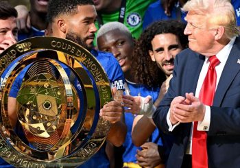 Football: Trump irrite les champions de Chelsea sur le podium vainqueur
