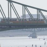 Natation dans les grandes villes: Paris saute dans la Seine: Bathing de la rivière dans les métropoles d'Europe