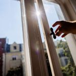 Pollution de l'air: Étude: les gens respirent des dizaines de milliers de pièces microplastiques