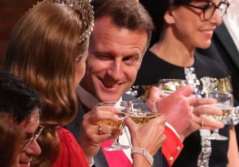 Réception de l&rsquo;État au château de Windsor: charmant ou effronté? Macron Winks Princess Kate aussi