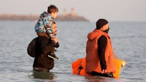 L'accord commence: Londres et Paris veulent ralentir la migration sur la chaîne anglaise