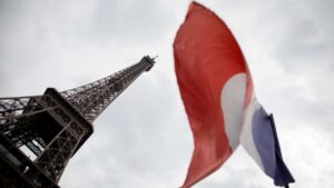 Après avoir chuté le gouvernement: la crise à Paris: la France deviendra-t-elle un risque pour la zone euro?