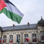Conflit du Moyen-Orient: différend sur les drapeaux palestiniens dans les mairies de la France
