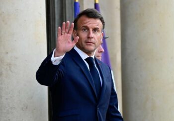 Le gouvernement français est tombé: qu&rsquo;en est-il de Macron?