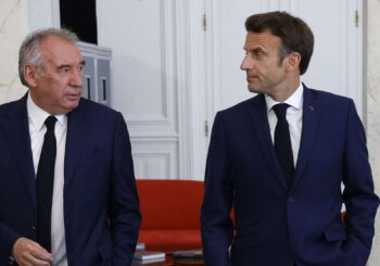 Le gouvernement minoritaire a échoué: le gouvernement français tombe