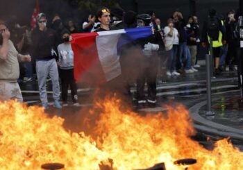 Le nouveau Premier ministre demande un changement: des manifestations en France lorsque le LeCornu est inauguré