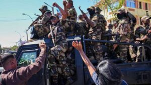 Violentes manifestations : Médias : Le président de Madagascar expulsé par avion après les manifestations
