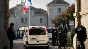 France : un prisonnier arrêté dans un bistro après s'être évadé avec une scie et un drap