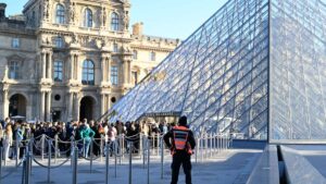 Musées : la Cour des comptes conseille au Louvre de consacrer plus d'argent à la sécurité