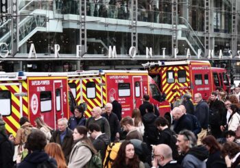 Opération Gare Montparnasse : Un homme sort un couteau à Paris – un policier lui tire dessus