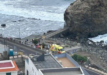 Surf dangereux : trois Allemands également blessés par des vagues géantes à Tenerife