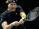 Tennis : Zverev bat des adversaires redoutables et défie Sinner en demi-finale
