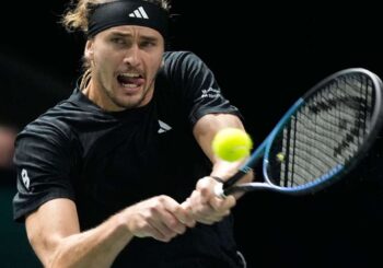 Tennis : Zverev bat des adversaires redoutables et défie Sinner en demi-finale