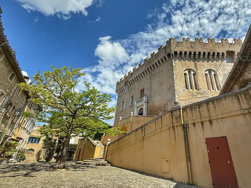 Château de Grimaldi, autrefois demeure de la famille régnante de Monaco